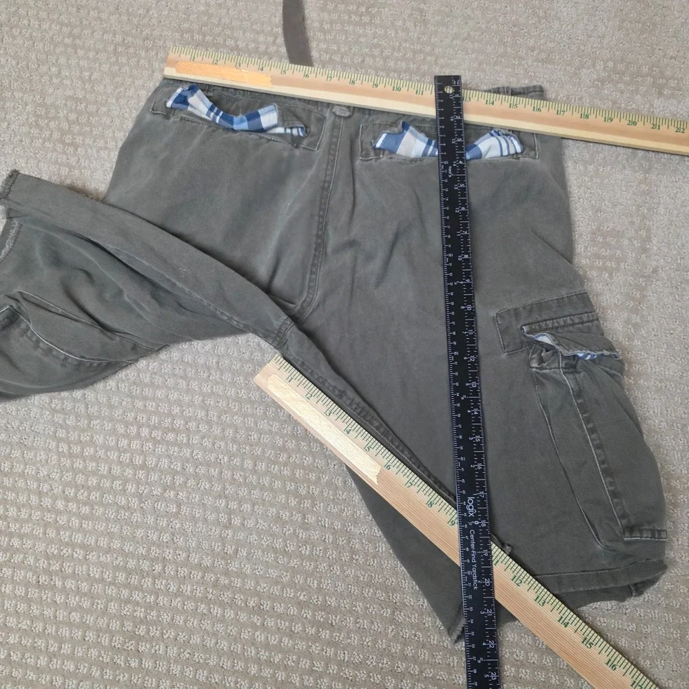 Y2K Industrial‎ Exchange 32 Distressed Cargo Shorts Baggy Brownish Gray
